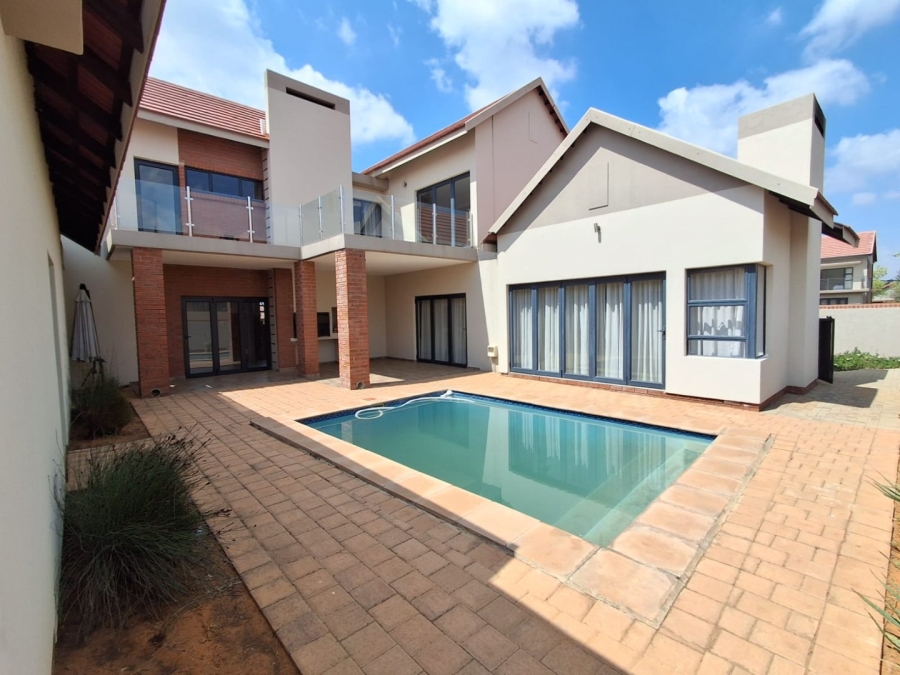 5 Bedroom Property for Sale in Wild Olive Estate Free State